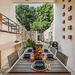 Casa De La Ermita
